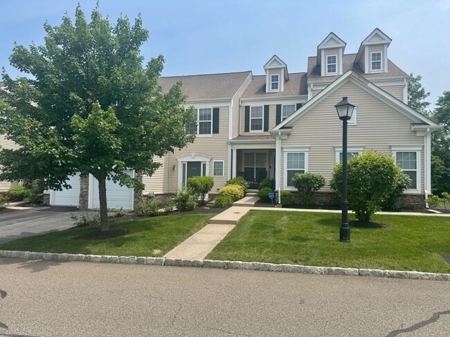 Primary Photo - Spacious 3BR/2.5BA Townhome in Desirable B...