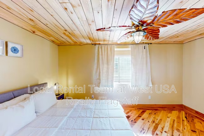 Building Photo - 1105 W Overland Pass Dr