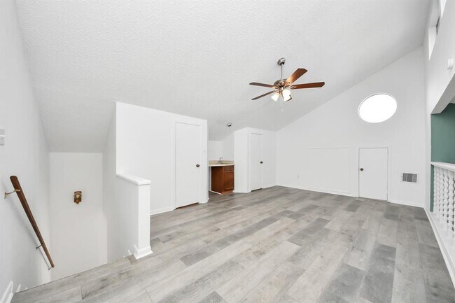 Building Photo - 129 Tarpon St