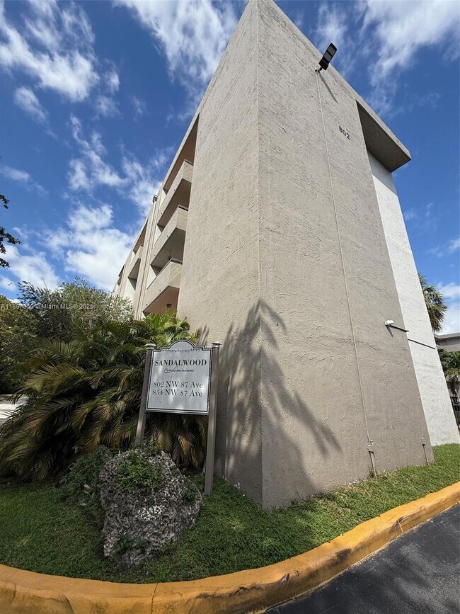 Building Photo - 802 NW 87th Ave