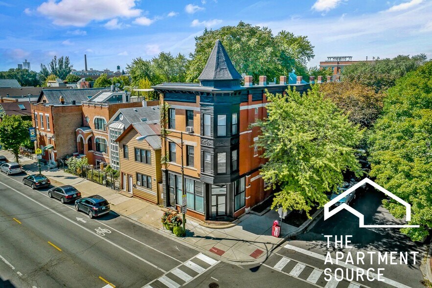 Building Photo - 2258 N Southport Ave