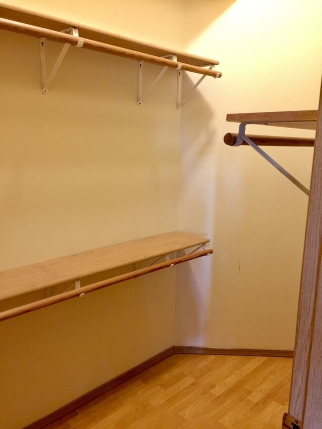 Building Photo - Charming One Story Rambler