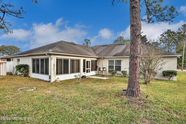 Building Photo - 11 Wheatfield Dr