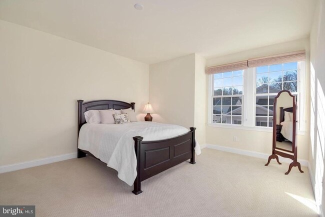 Building Photo - 71 Creekview Ln