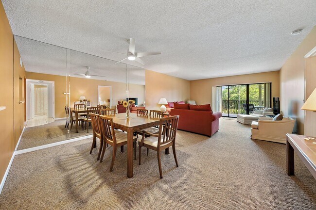 Building Photo - 300 N Hwy A1A