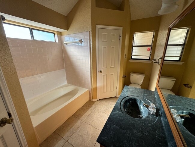 Building Photo - 3606 Rainforest Ln