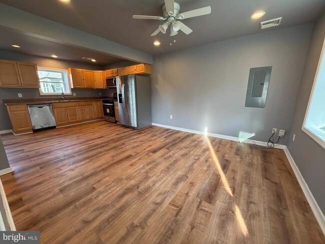 Building Photo - 5517 Schumacher Dr