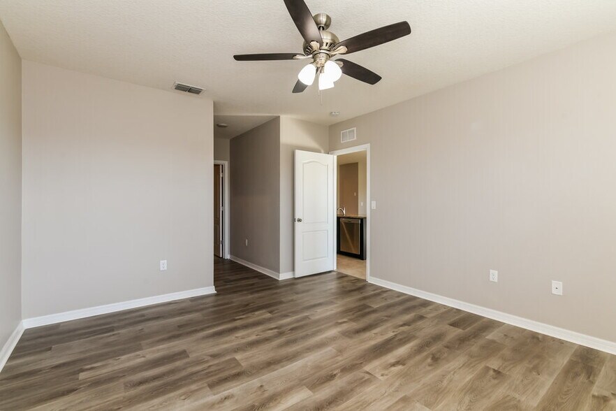 Building Photo - 2484 White Poppy Dr