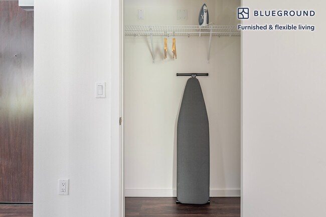 Building Photo - 388 Santana Row