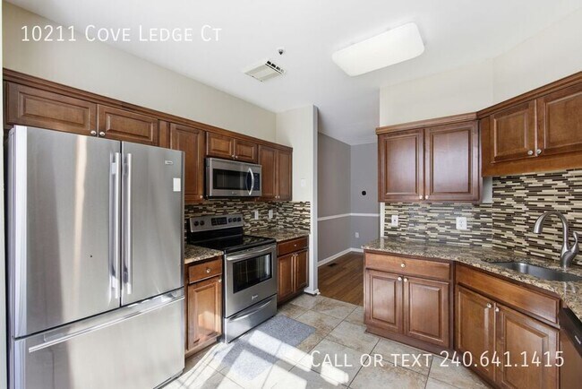 Building Photo - 10211 Cove Ledge Ct