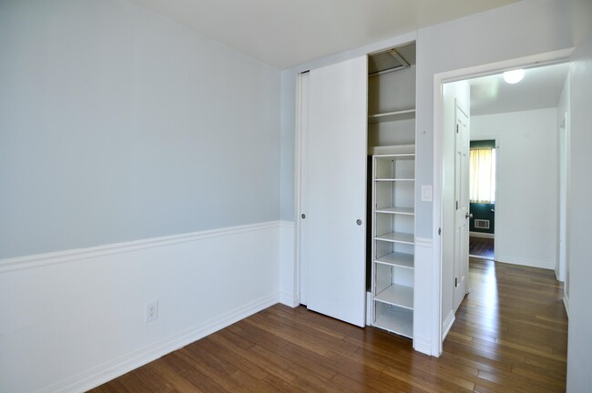 Building Photo - 3479 Burbank Dr