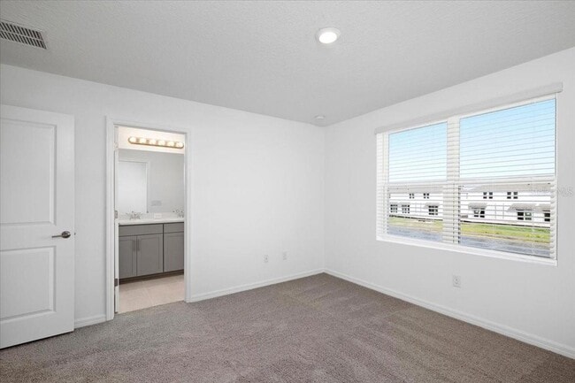 Building Photo - 5756 Haven Ter