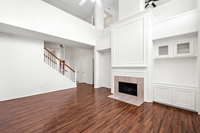 Building Photo - 2122 Hill Canyon Ct