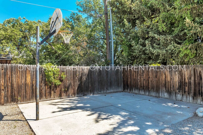 Building Photo - 1671 E 7080 S