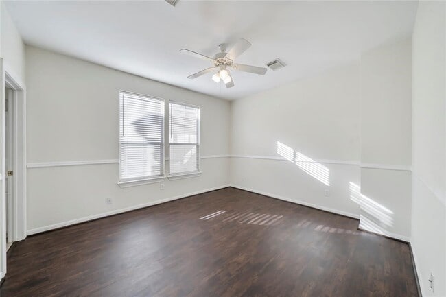 Building Photo - 1517 Roy St