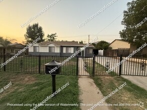 Building Photo - Nice House For Rent
