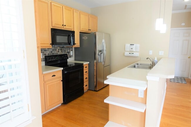 Building Photo - 30 Cedar Rock Dr