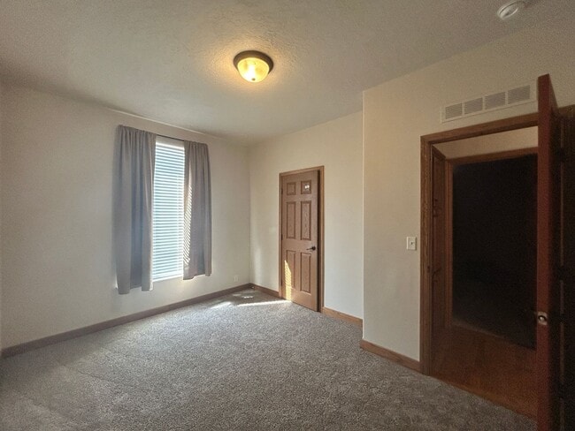 Building Photo - 3 Bed, 2 Bath Home on 5 Acres – Florence, ...
