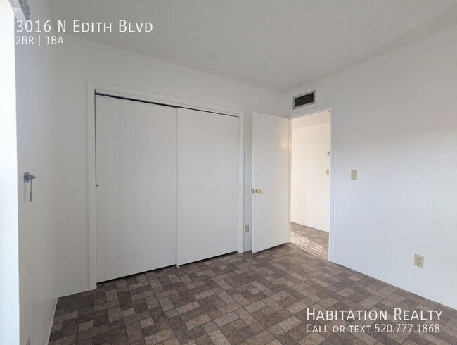 Building Photo - 3016 N Edith Blvd