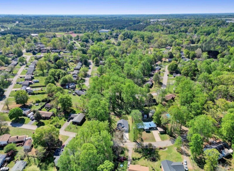 Building Photo - 9 Willow Pines Ct