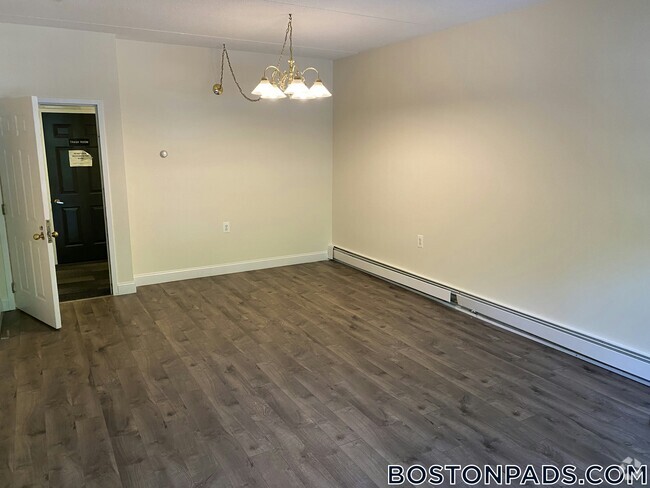 Building Photo - 757 Highland Ave