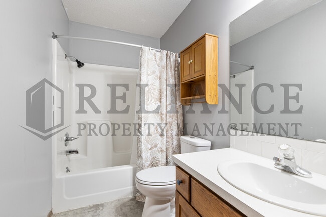 Building Photo - 2126 N Pine Grove St