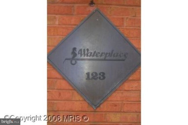 Building Photo - 123 W Barre St