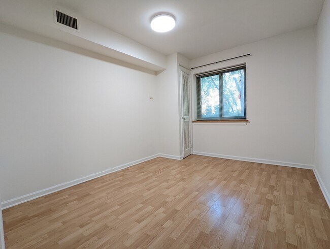 Building Photo - 737 Ridge Ave