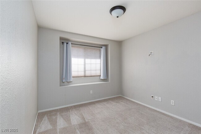 Building Photo - 533 Trocadero St