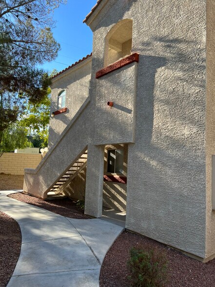 Building Photo - 517 Indian Bluff St