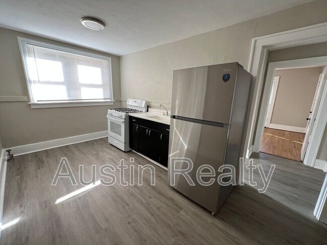 Building Photo - 2175 Big Bend Blvd