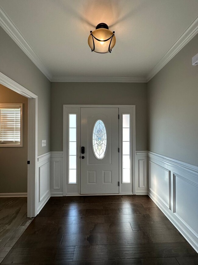 Building Photo - Beautiful 4 bedroom 2 1/2 Bath Home For Rent!