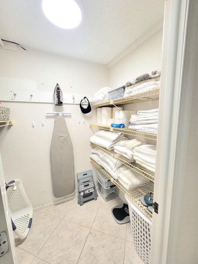 Building Photo - 3221 S Ocean Blvd