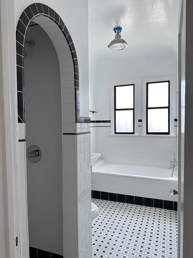 Rear bathroom with art deco flourishes - 2807 Hillcrest Dr