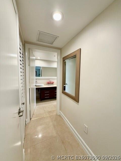 Building Photo - 465 Brickell Ave