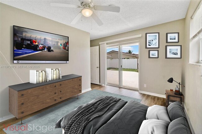 Building Photo - 949 SE 10th Ct