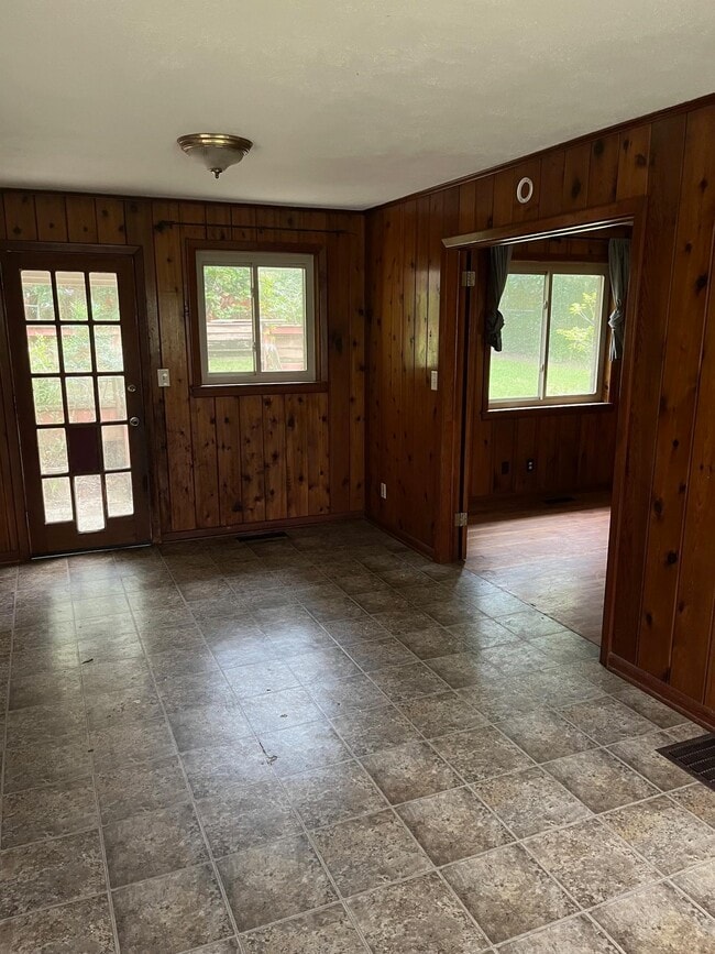Building Photo - 2208 Joyner Dr