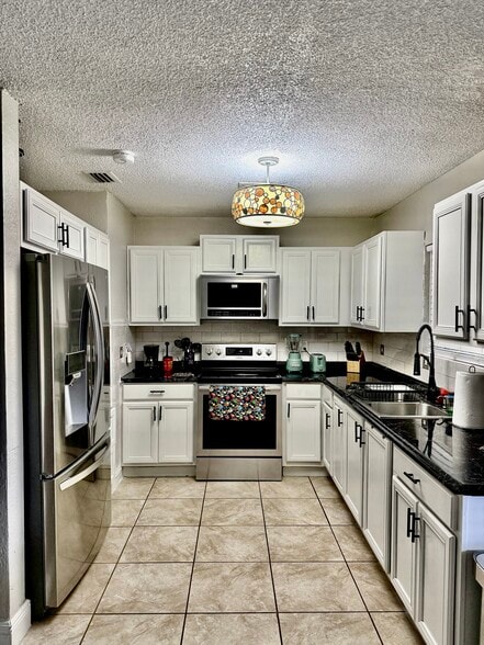 Building Photo - 7303 Perugia Ave