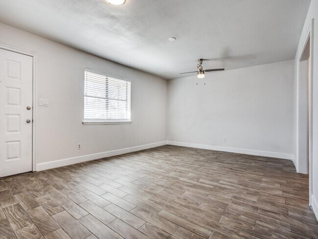 Building Photo - 2203 Trails End Dr