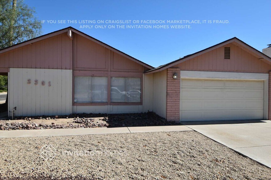 Building Photo - 2301 W Waltann Ln