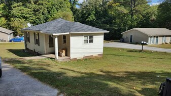 3 bedroom 1 bath house - 341 Fern St