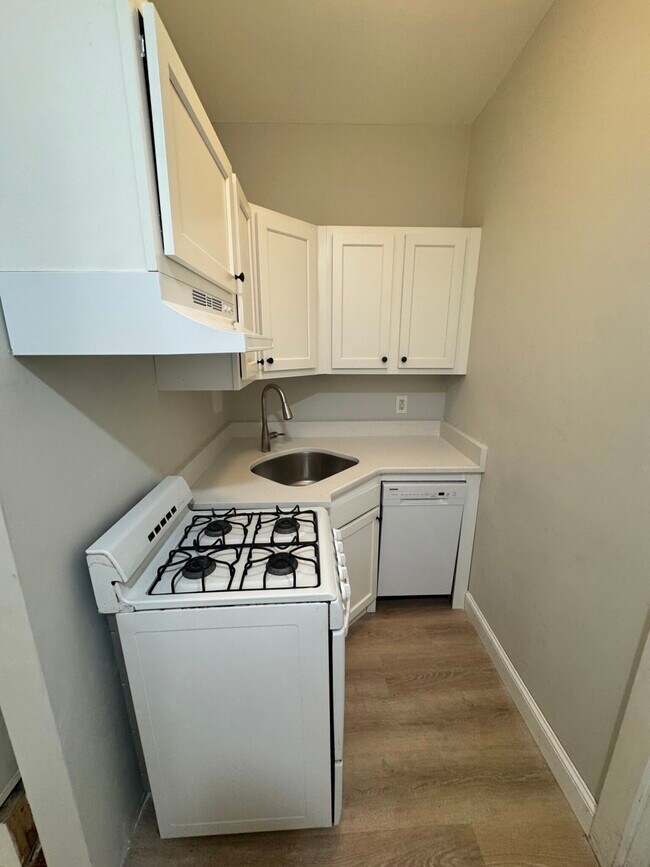 Building Photo - 38 Hemenway St