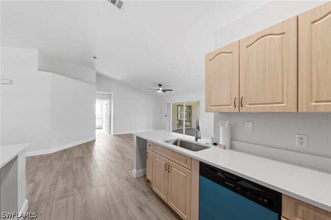 Building Photo - 2022 NW 9th Terrace