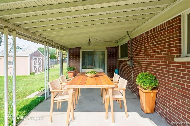 Building Photo - 13103 Iowa Dr