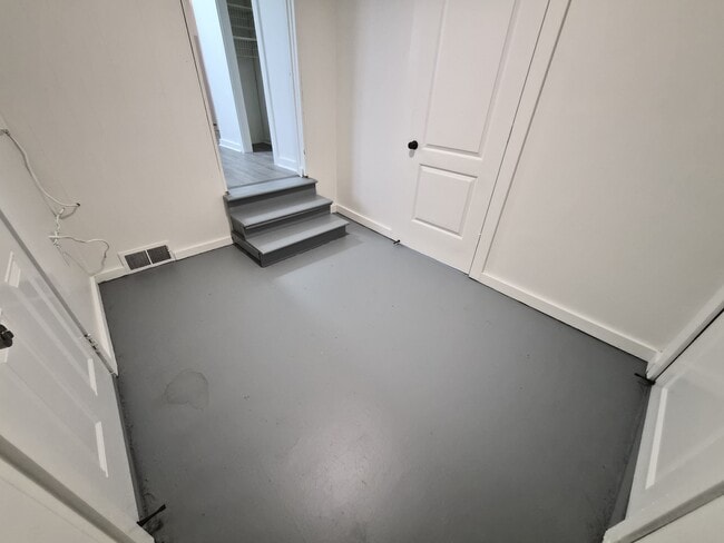 Building Photo - 2607 Lincoln St