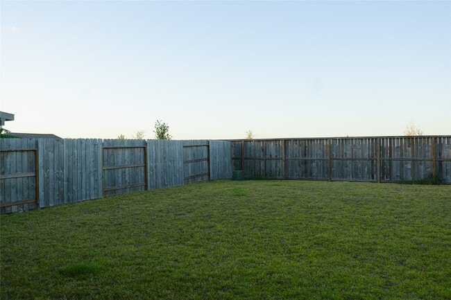 Building Photo - 3210 Spanish Oak Ln