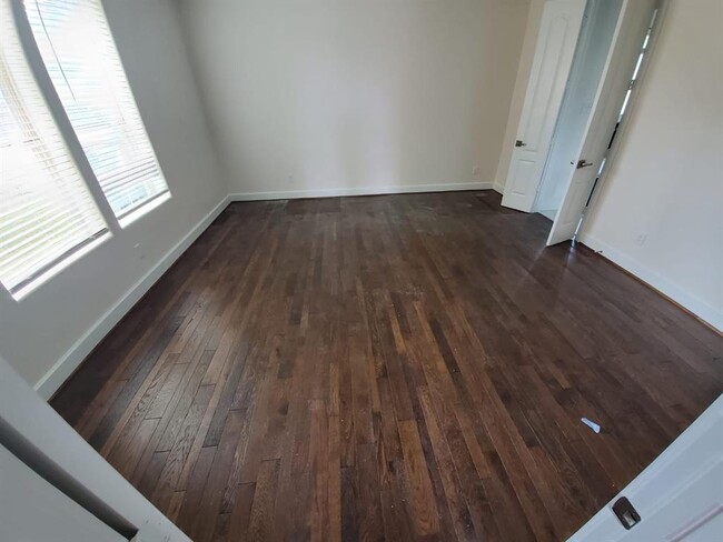 Building Photo - 9416 Glenfield Ct