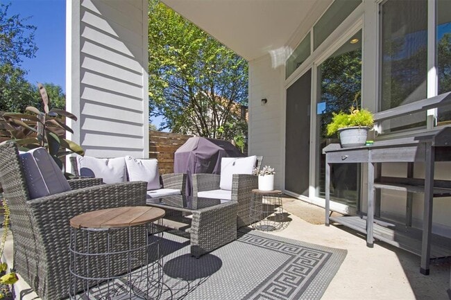 Building Photo - 1905 Alegria Rd