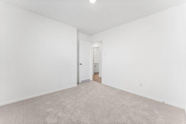 Building Photo - 25392 Carnation Ct