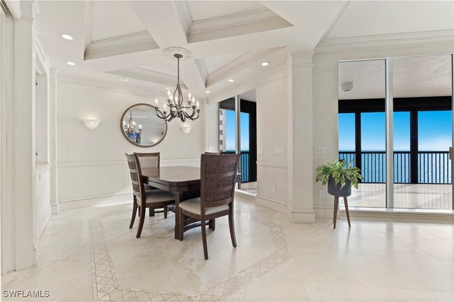 Building Photo - 8473 Bay Colony Dr